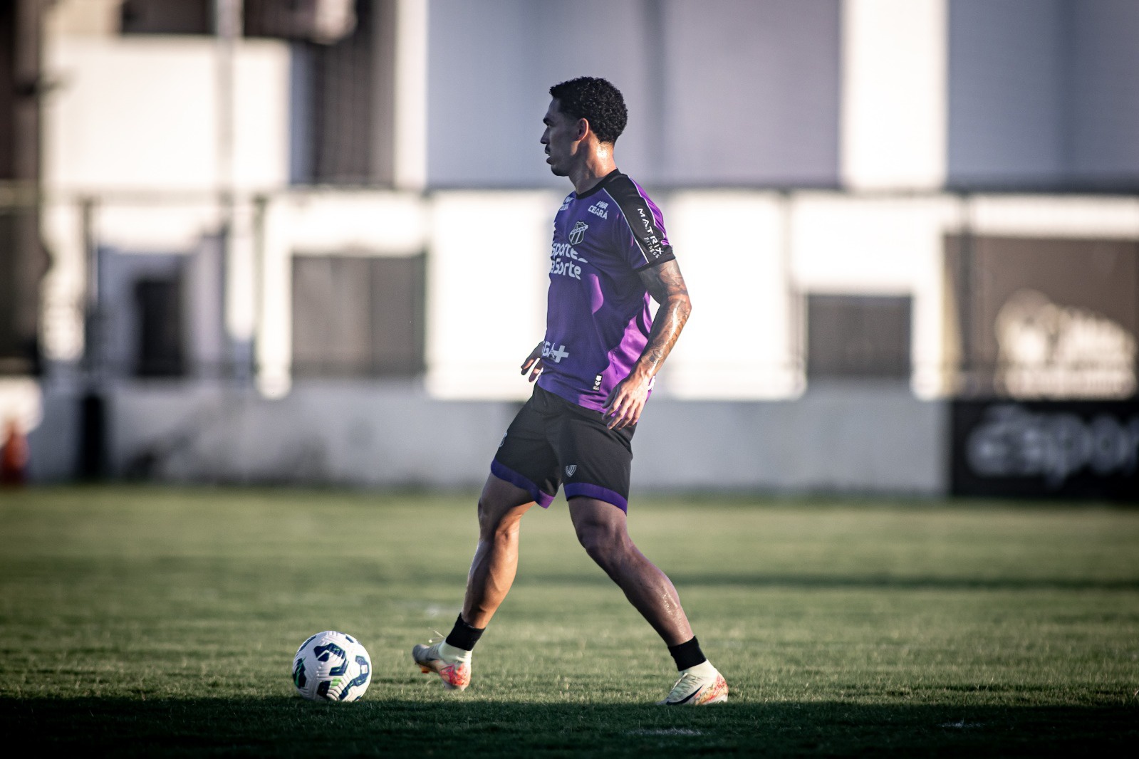 Em penúltimo treino, Ceará realiza coletivo e trabalha bola parada