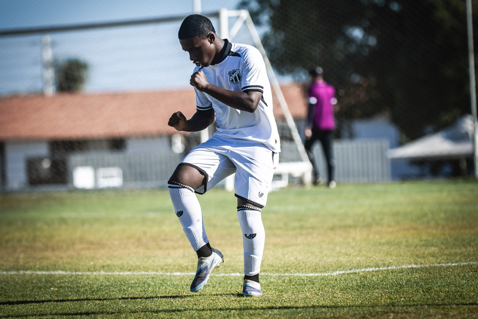 Sub-14: Ceará goleia Tiradentes por 8 a 0 e avança à semifinal da Liga Ceará