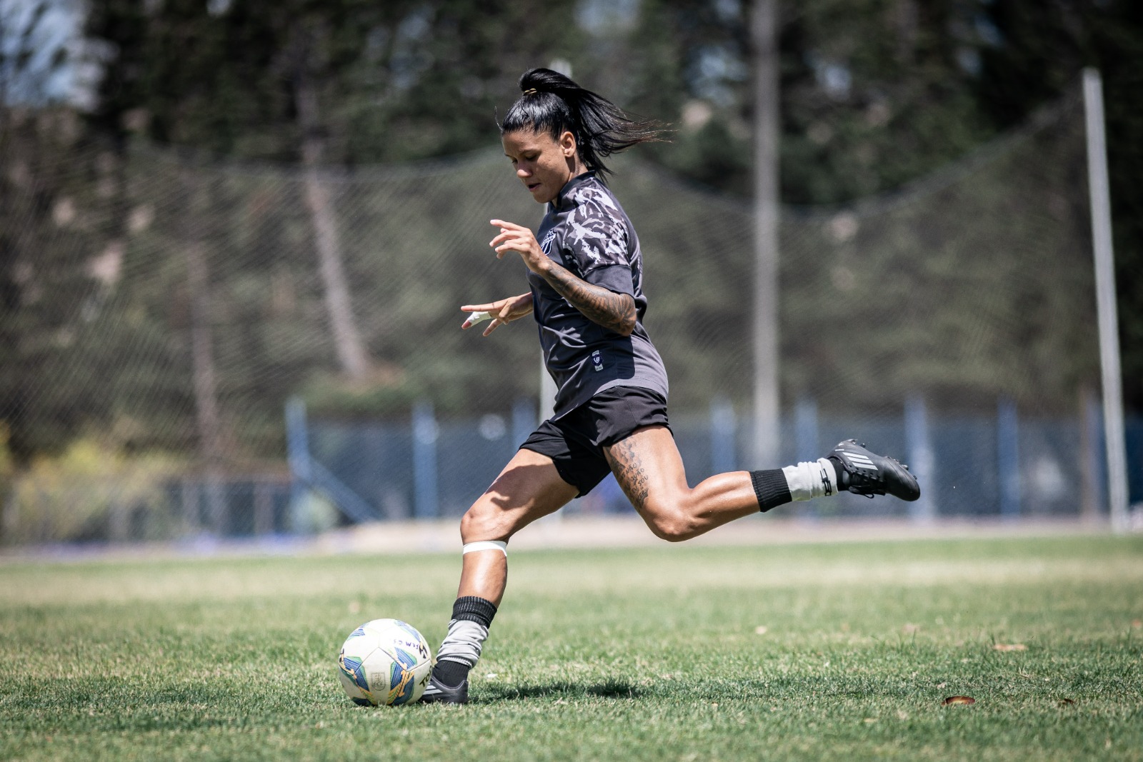 Fut. Feminino: Com treino tático, Ceará conclui preparação para a semifinal do Cearense