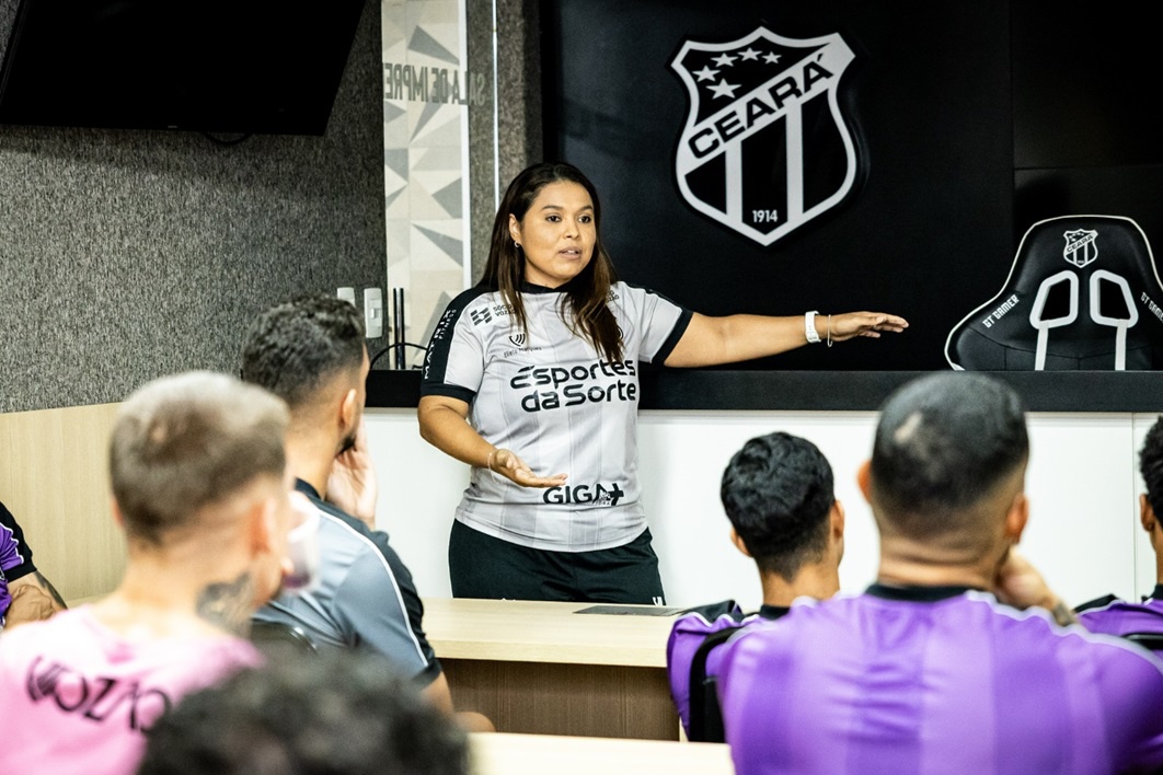 Setores de Nutrição e Psicossocial orientam atletas sobre alimentação e descanso no pós-jogo