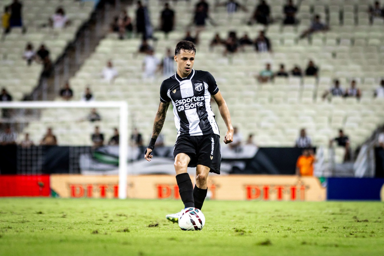 Na Arena Castelão, Ceará recebe Atlético/GO pela 8ª rodada do Brasileiro