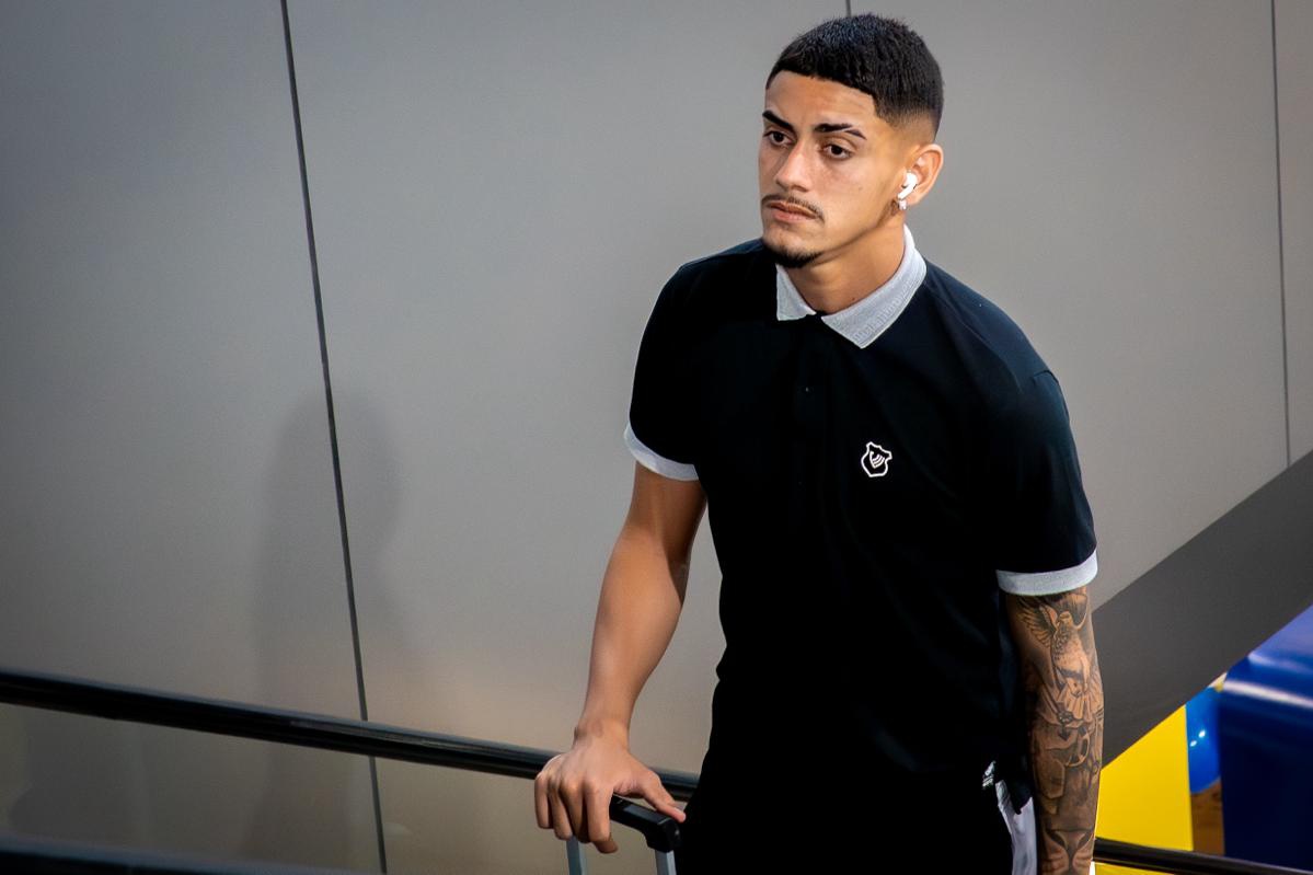 Ceará embarca para Santa Catarina de olho em confronto com o Criciúma, pela Série B