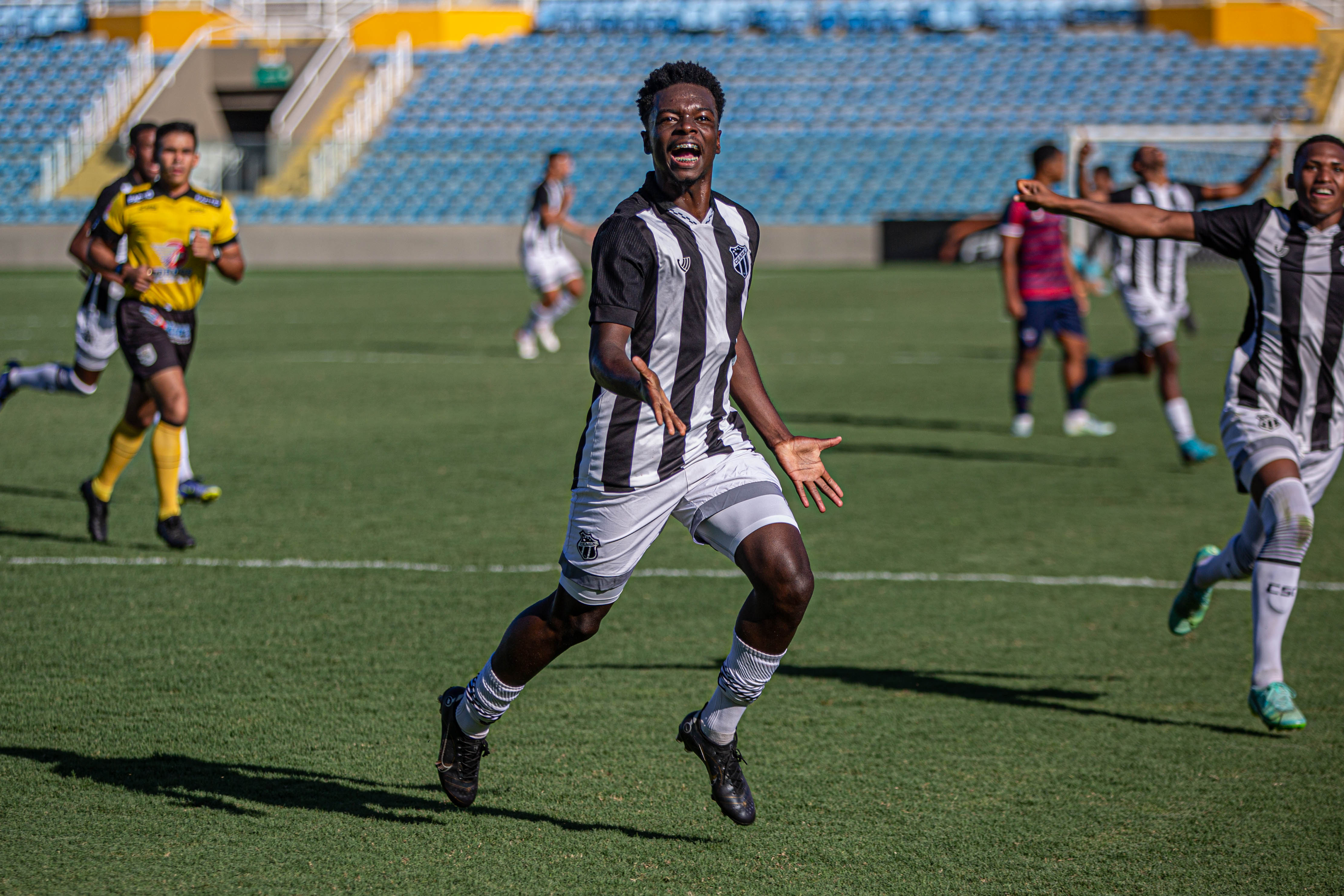 Sub-17: Renan volta a decidir, Ceará volta a vencer o Clássico-Rei e é campeão cearense da categoria