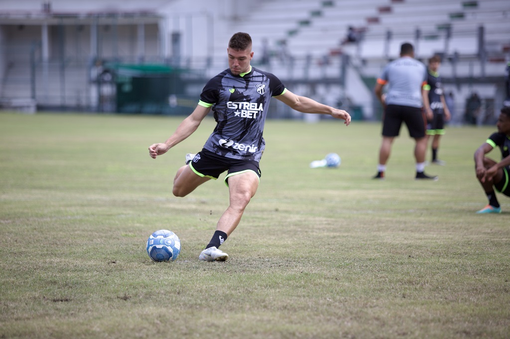 No Rio de Janeiro, elenco alvinegro finaliza preparação para encarar o Tombense