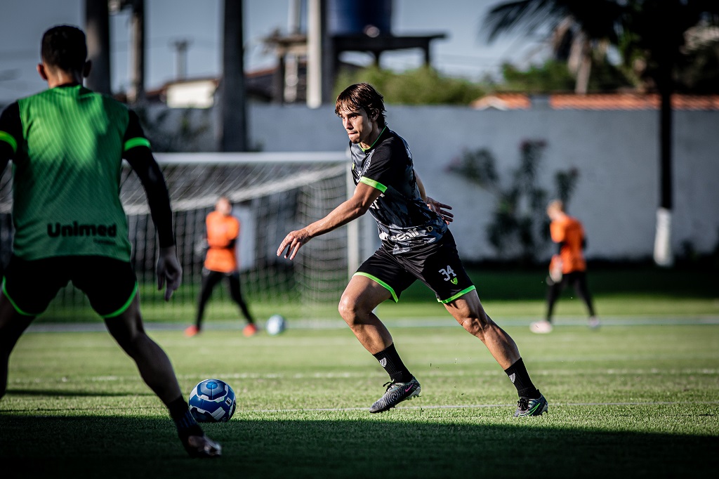Na Cidade Vozão, Ceará realiza mais um trabalho visando confronto com a Ponte Preta