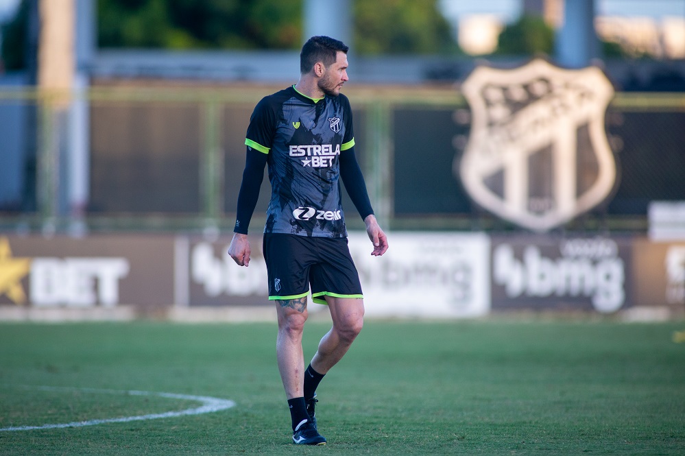 Com treinos em dois períodos, Ceará segue a preparação para encarar o Mirassol