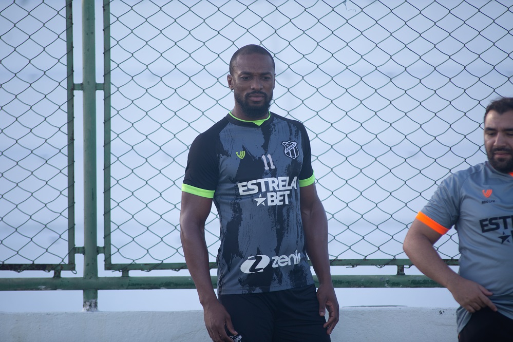 Em Porangabuçu, Capitão Luiz Otávio concedeu entrevista coletiva