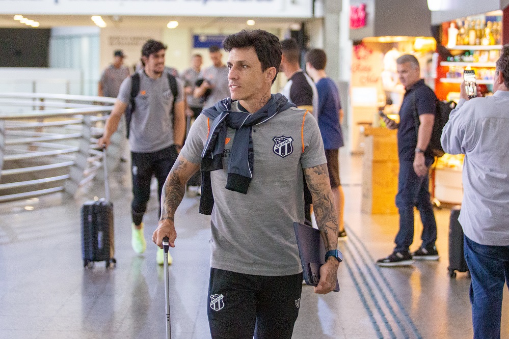 Ceará embarca para jogos contra Criciúma e Londrina