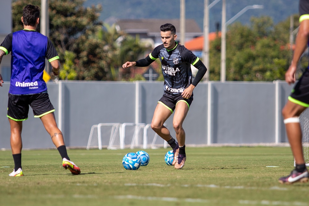 Com treino apronto em Florianópolis, Ceará encerra a preparação para encarar o Criciúma