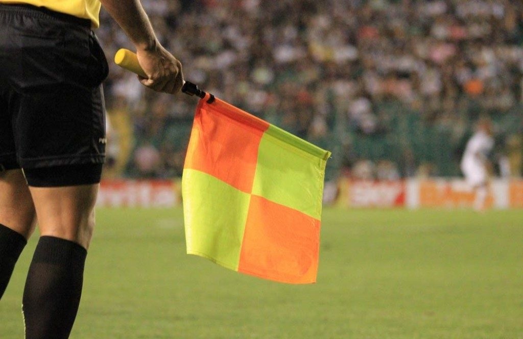 CBF divulga quadro de arbitragem para confronto entre Ceará e Goiás neste domingo