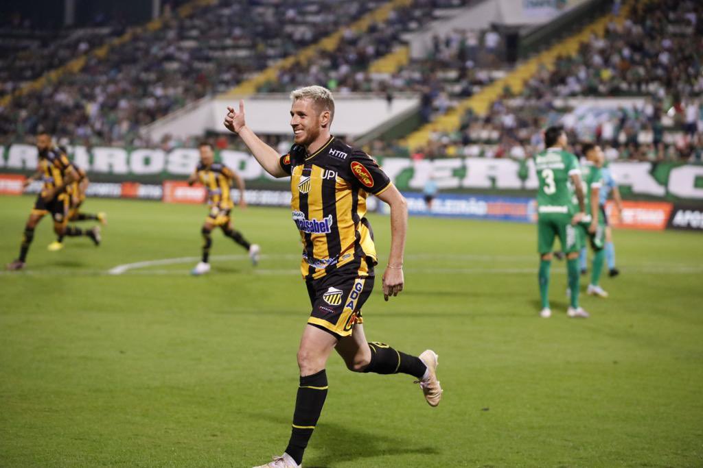 Aylon promete muito empenho e dedicação com a camisa do Ceará: “Vamos nos preparar para sermos protagonistas”