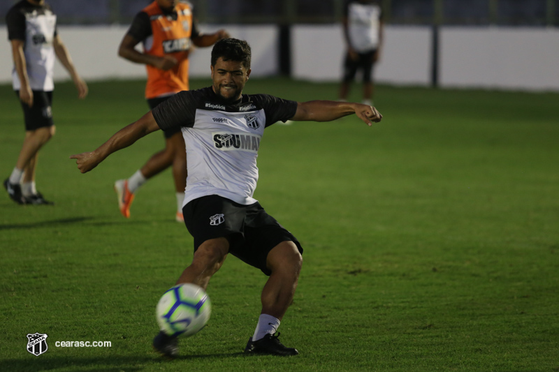 Felipe Silva: “Do meio pra frente a concorrência é muito forte”