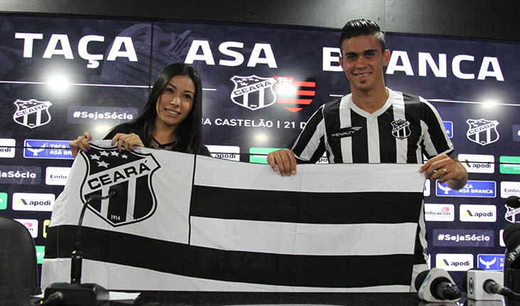 Torcedora Oficial apresentou Emanuel Biancucchi aos profissionais de imprensa
