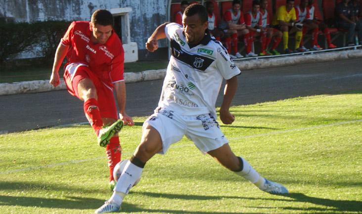 Determinado em campo, Ceará supera o Boa Esporte fora de casa
