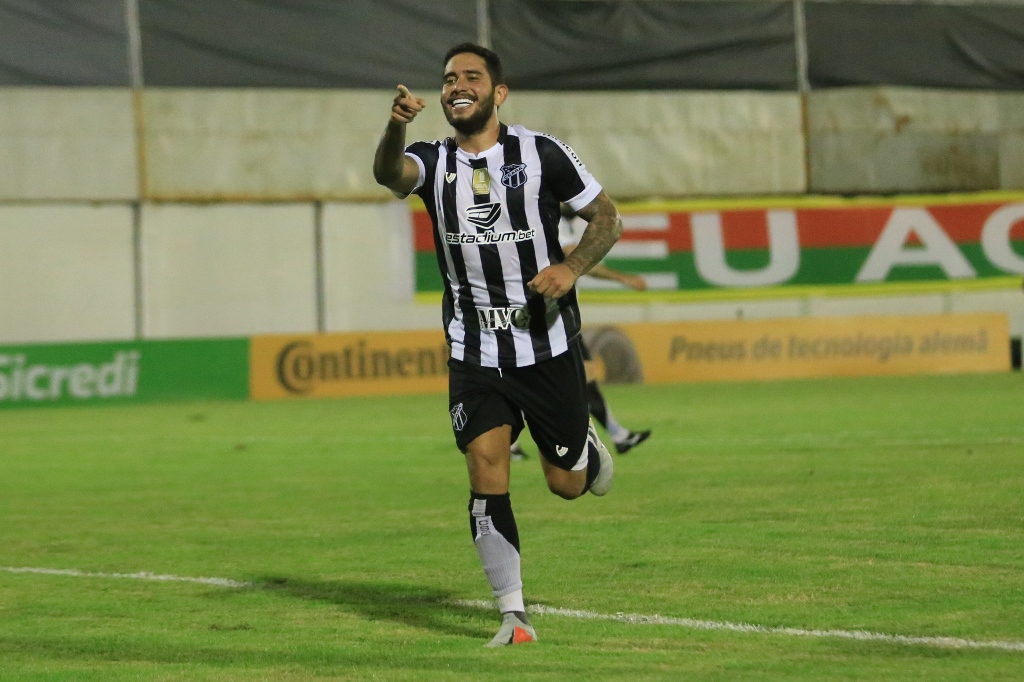 Em Santa Catarina, Ceará vence o Brusque e larga na frente no confronto da Copa do Brasil