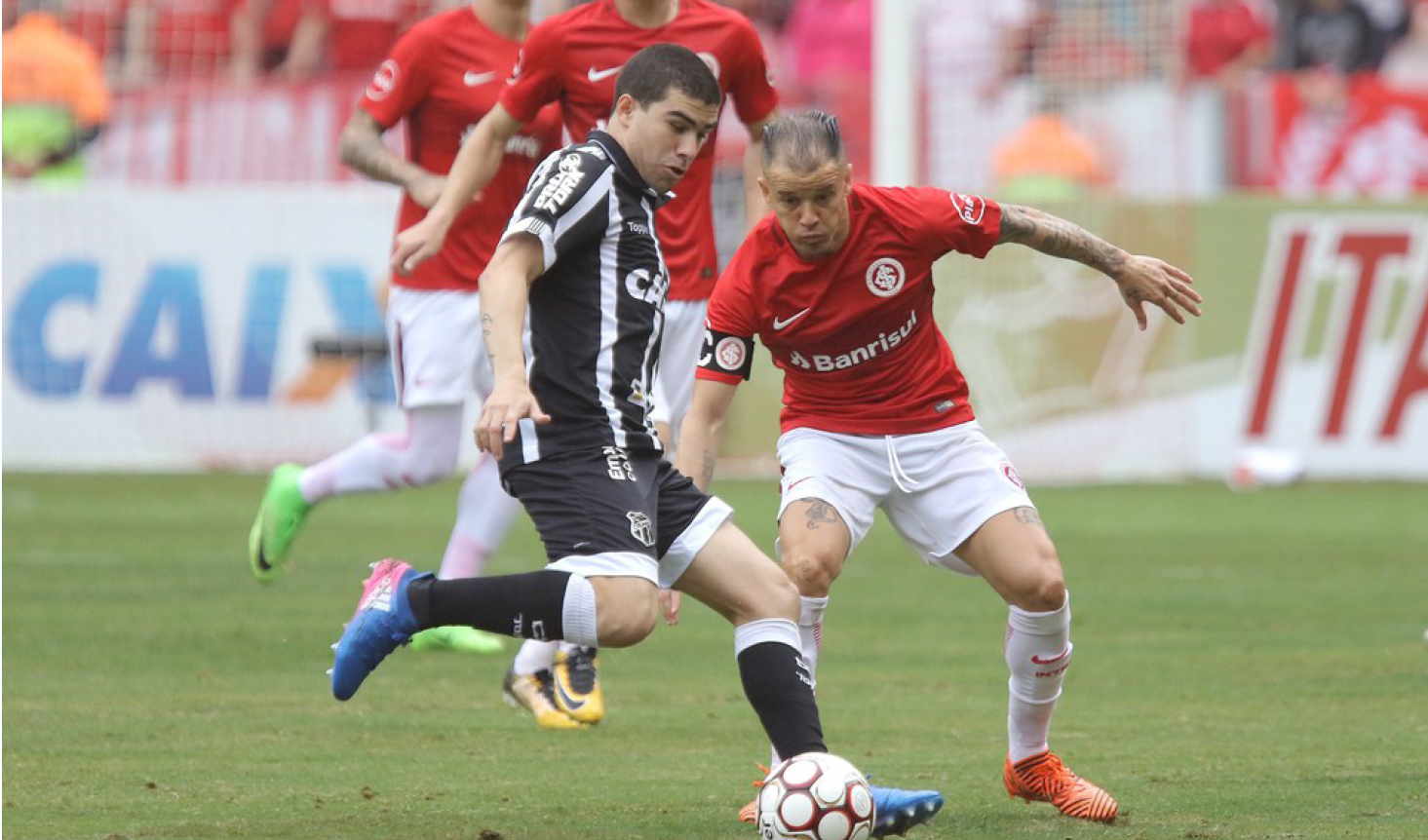 Elton marca, Ceará vence o Inter em pleno Beira-Rio e adia a festa colorada