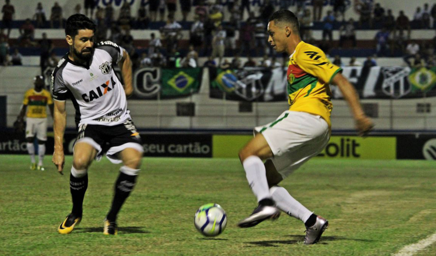 Partida atrasa em mais de uma hora, mas Ceará bate o Brusque fora de casa e garante classificação