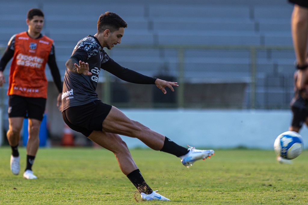 Ainda na Capital, Ceará finaliza preparação para confronto com o Sport