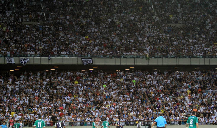 Torcida do Ceará dá show e é responsável pelo maior público do fim de semana