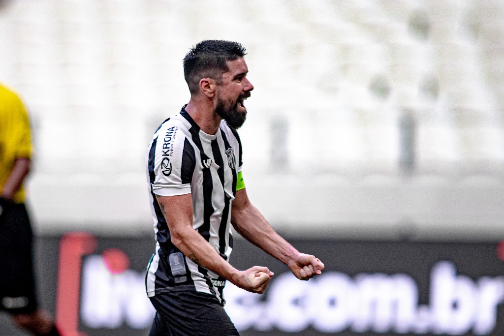 Copa do Nordeste: Com gol de Ricardinho no final do jogo, Ceará vence Sport de virada