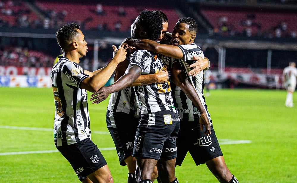 Série A: Com gols de Cléber e Mendoza, Ceará joga bem e empata em 2 a 2 com o São Paulo