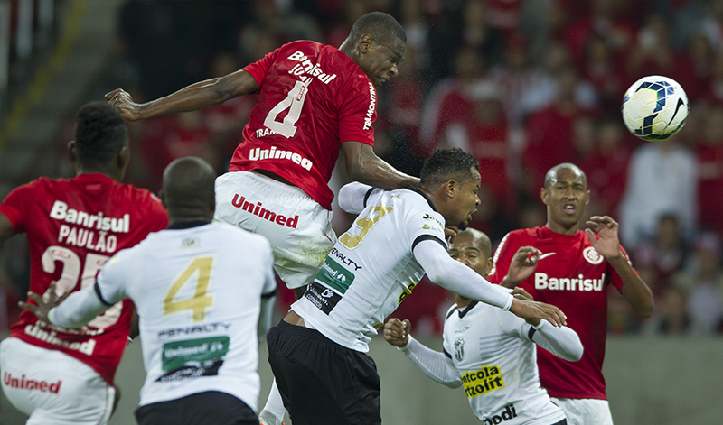Superior em campo, Vozão vence o Inter fora e garante vantagem