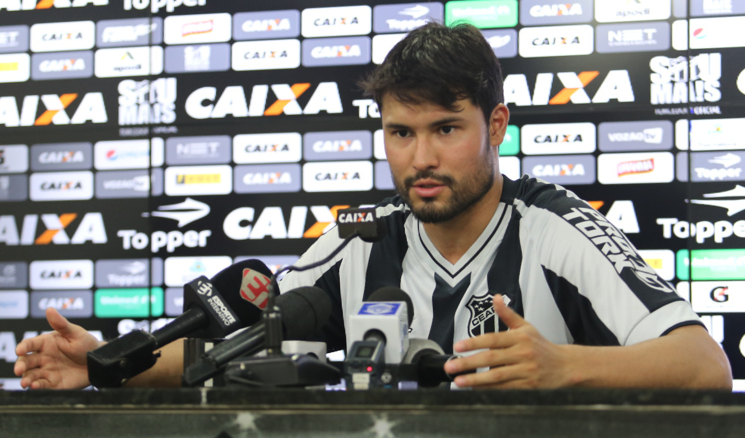 Meia Pedro Ken é apresentado oficialmente em Porangabuçu