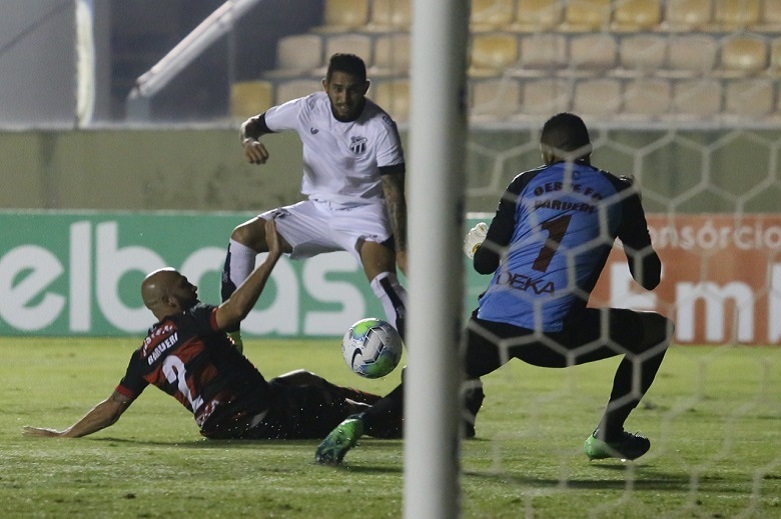 Fernando Prass brilha e Ceará avança para a terceira fase da Copa do Brasil
