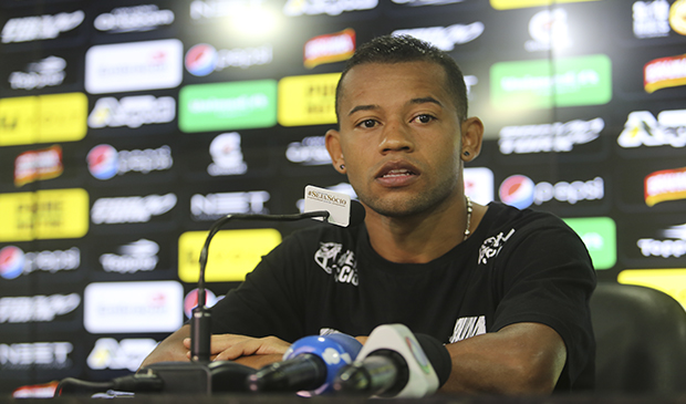 Meia atacante Lelê é apresentado oficialmente em Porangabuçu