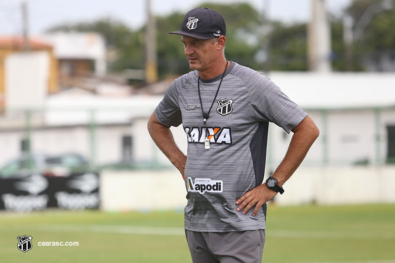 Lisca aproveita intertemporada para incorporar filosofia própria de jogo ao elenco