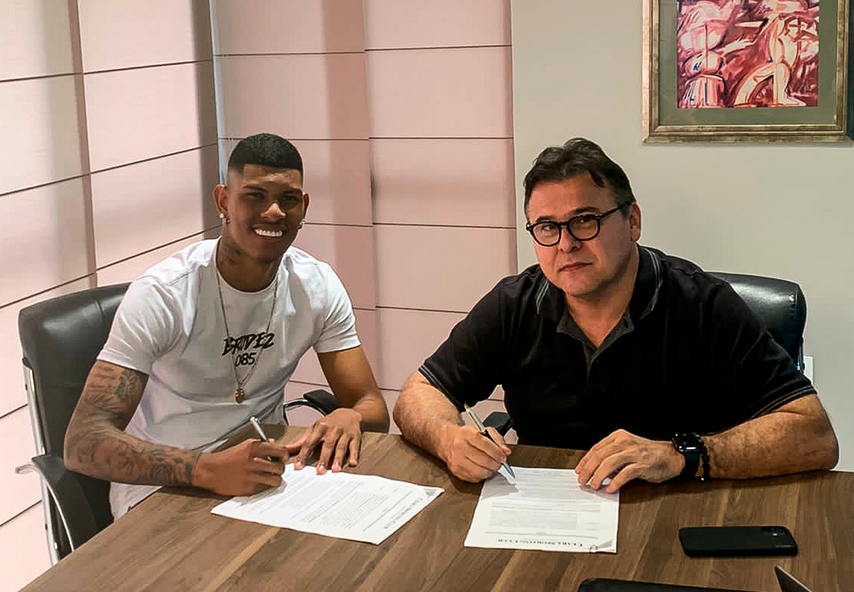 Ceará acerta renovação do zagueiro Marcos Victor até junho de 2025