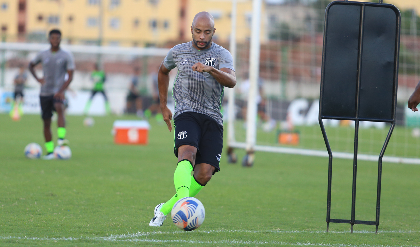 Vovô segue com preparação para primeira partida das semifinais