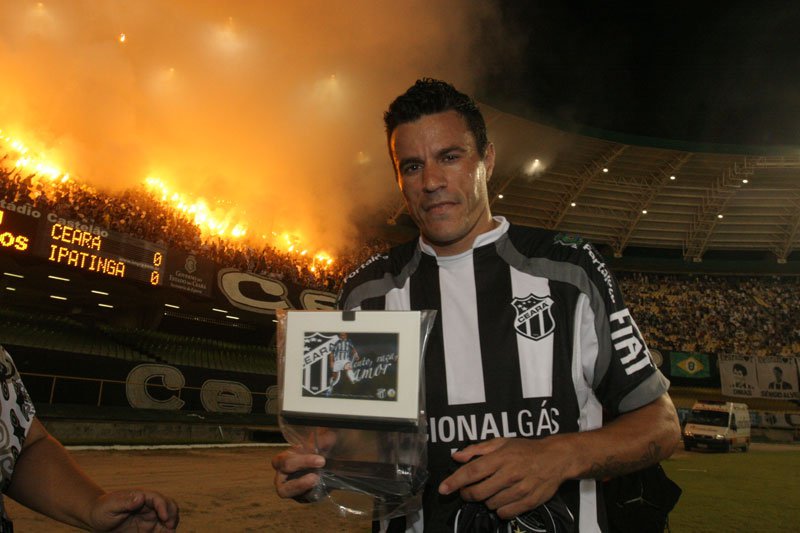 Calendário Alvinegro: Ex-volante do Vozão, Michel Guerreiro completa 41 anos