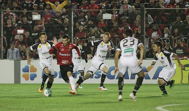 Com duas penalidades Brasil (RS) vence o Ceará em Pelotas 