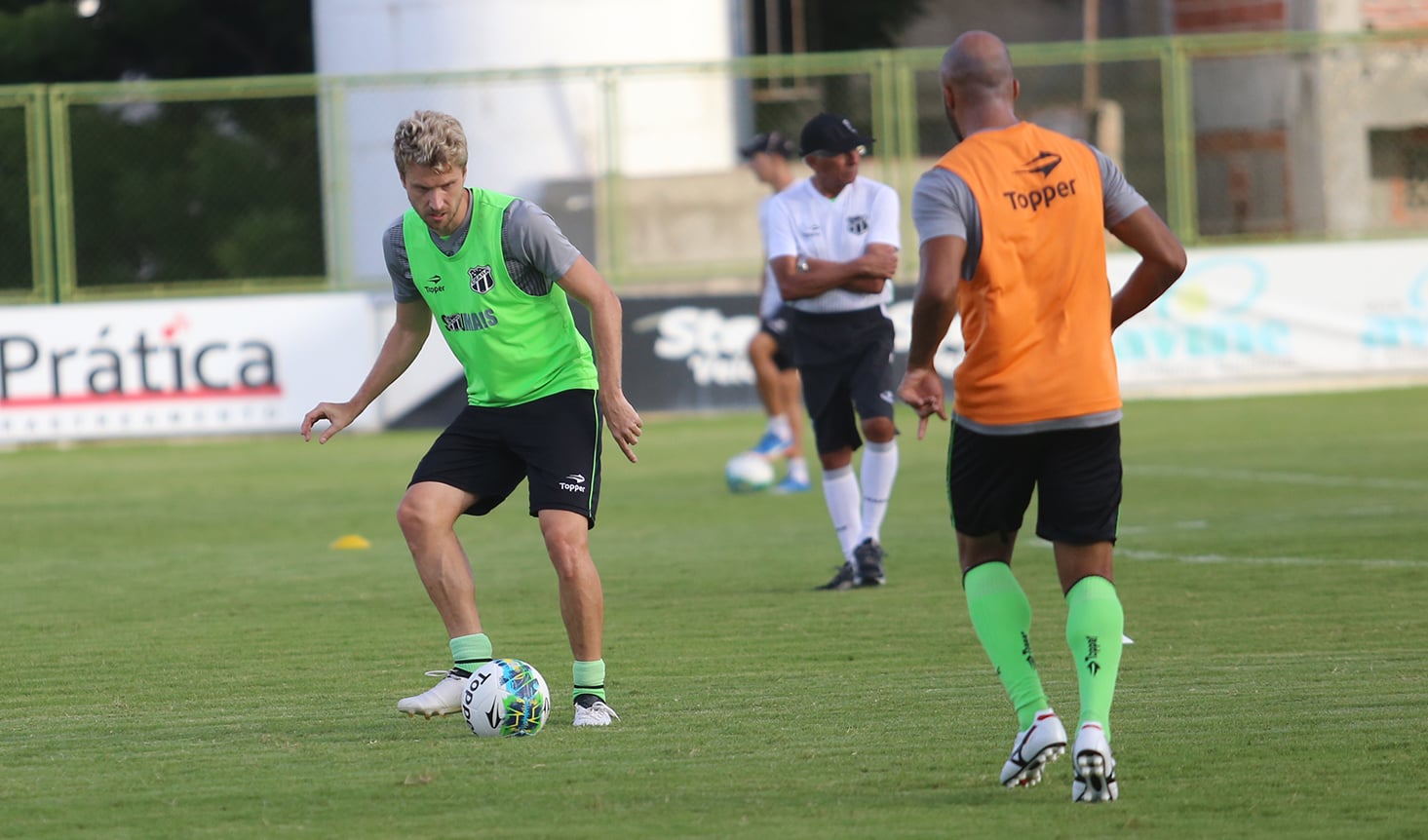 Ceará dá sequência na preparação contra o Grêmio e treina em dois períodos