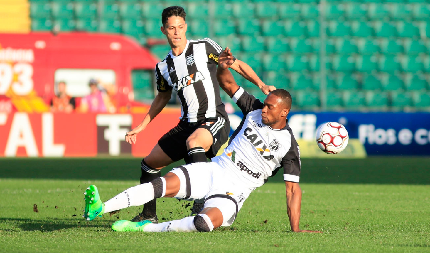 Série B: Pedro Ken e Ricardinho marcam e Ceará vence o Figueirense fora de casa