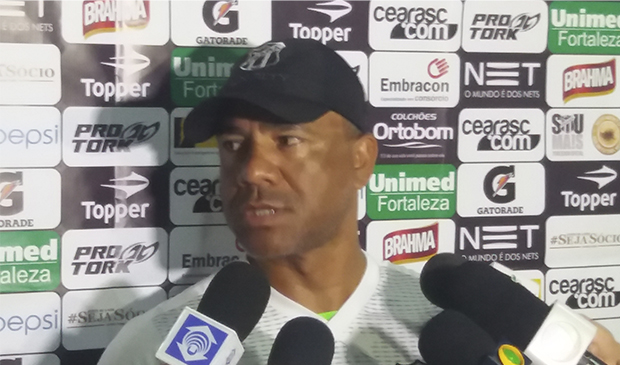 Antes de viajar para Curitiba, Ceará treinou no Presidente Vargas