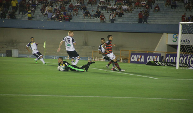 Com dois gols de Bill Vozão empata fora de casa com Atlético (GO) 