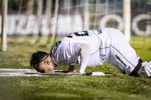 Vina alcança a marca de 50 gols pelo Ceará e se ratifica em lista dos maiores goleadores da história alvinegra