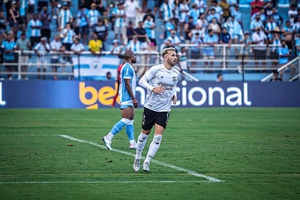 De volta após período lesionado, Pedro Henrique comenta sobre retorno e projeta duelo com Atlético/MG