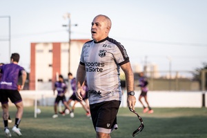 Elenco alvinegro retorna aos trabalhos na tarde desta segunda-feira com foco total em duelo com o Internacional