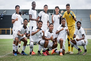 Sub-14 goleia Santa Cruz por 7 a 0 e avança à semifinal da Copa Manjadinho