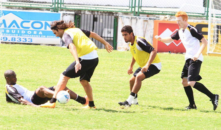 Treino técnico/tático encerrou a preparação para jogo de amanhã