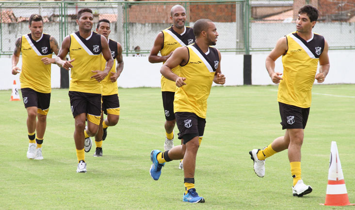 Com o apoio da torcida, Ceará se reapresentou nesta manhã