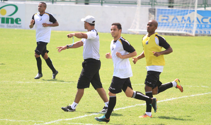 Sérgio Soares comandou um treino coletivo nesta manhã