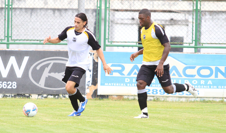 Alvinegros participaram de treino técnico/tático nesta manhã