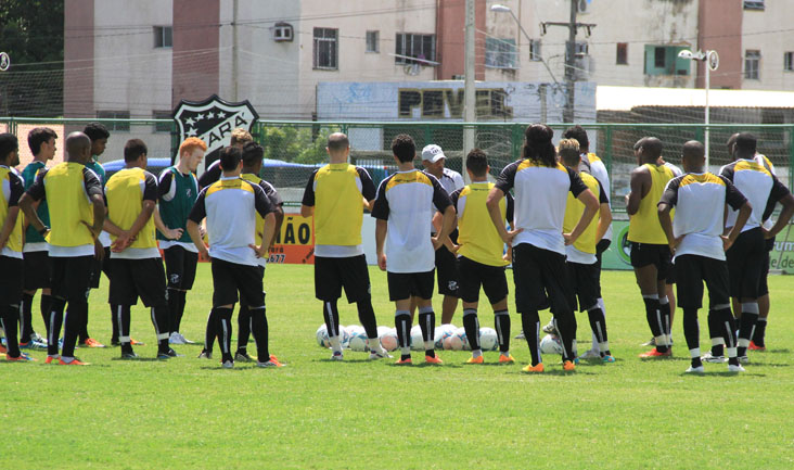 Sábado foi de muito trabalho para o grupo do Vovô