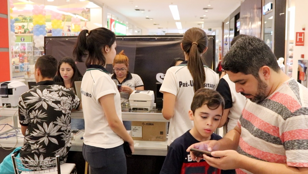 Torcida alvinegra comparece ao Stand Vozão para comprar ingressos e aderir ao programa sócio torcedor