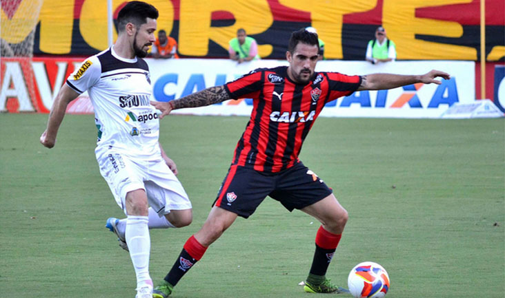 Ceará perde muitos gols e é derrotado pelo Vitória, em Salvador/BA