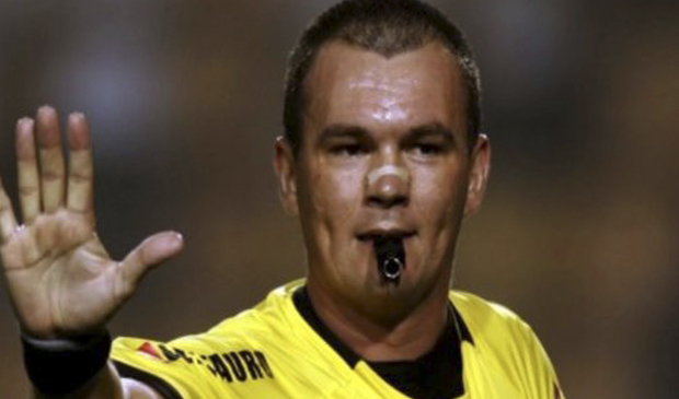 Gaúcho Leandro Pedro Vuaden apitará Paysandu x Ceará em Belém